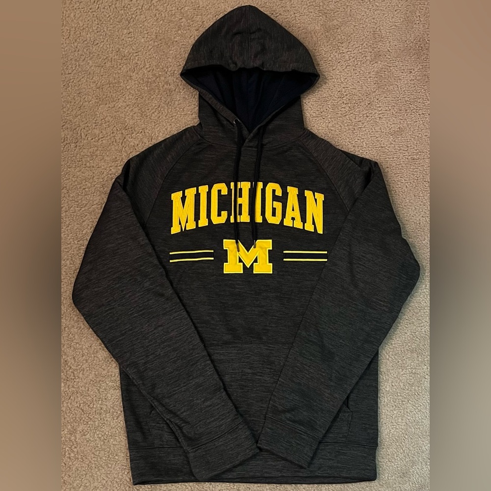 Used Michigan Wolverines Colosseum Hoodie